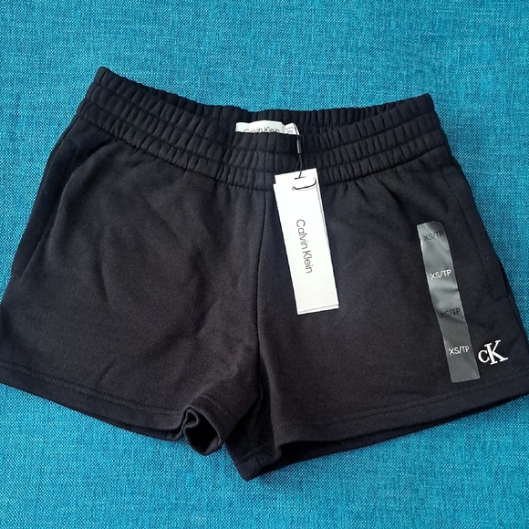 Calvin Klein Pants - Calvin Klein Women's Athletic Black Shorts With Pockets. Size XS NEW